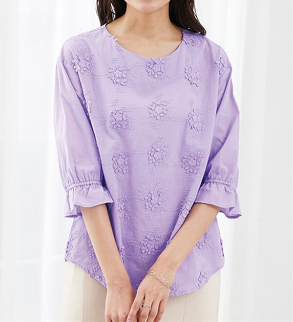 BELLUNA（ベルーナ）の「【店舗・ネット限定】モチーフレース使い袖ギャザーブラウス（ブラウス）」｜詳細画像