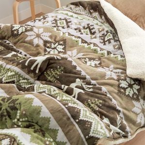 iellio（イエリオ）の「もこもこボアとフランネルの毛布にもなるあったか布団カバー＜フランネル・北欧調・肌ざわり＞（掛布団カバー）」｜ノルディックグリーン