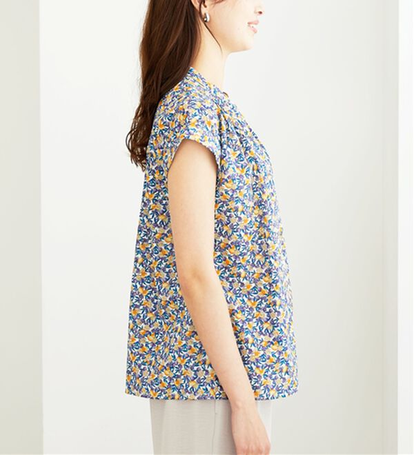 BELLUNA（ベルーナ）の「綿100％フルーツミックス柄ブラウス（ブラウス）」｜詳細画像