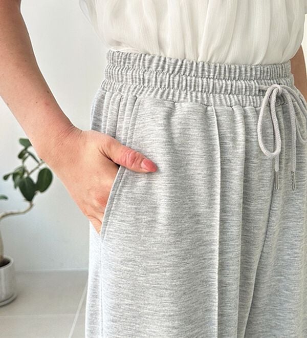 GeeRA（ジーラ）の「とろみイージーワイドピンタックパンツ（フルレングスパンツ）」｜詳細画像