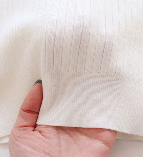 Pierrot（ピエロ）の「【洗濯機で洗える】ネックが選べるシルクタッチリブニット（ニット・セーター）」｜詳細画像