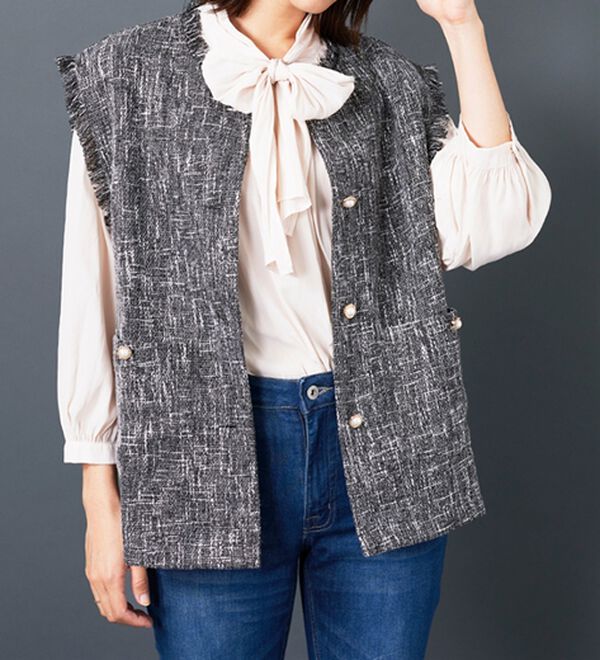 BELLUNA（ベルーナ）の「ツイード調パールボタンデザインベスト（ベスト）」｜詳細画像