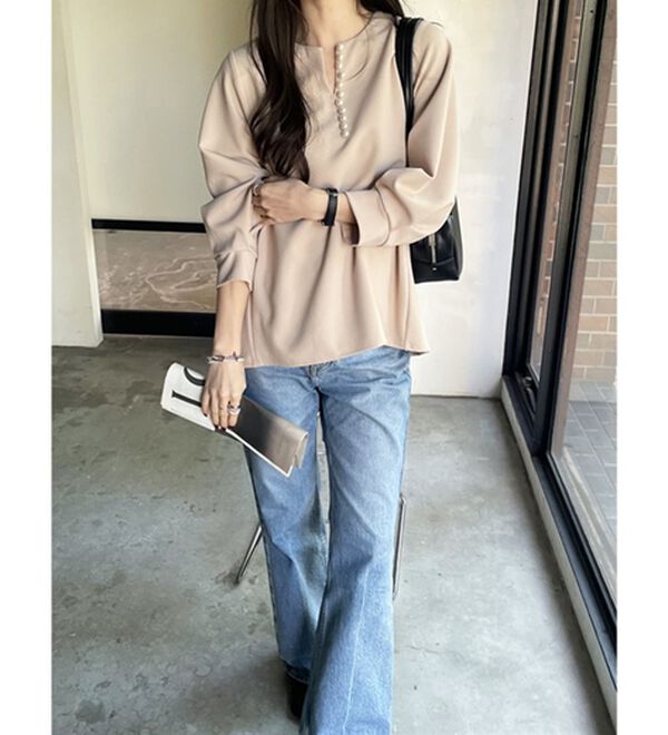 GeeRA（ジーラ）の「パール調ビーズ付キーネックブラウス（ブラウス）」｜詳細画像