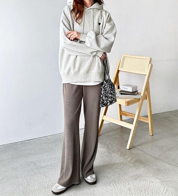 GeeRA（ジーラ）の「セルフカット美脚魅せセミフレアパンツ（フルレングスパンツ）」｜詳細画像