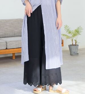 A HAPPY MARILYN（アハッピーマリリン）の「【３丈から選べる】脱！股ずれ宣言！裾レースぺチパンツ（肌着・インナーウェア）」｜小花柄／ブラック