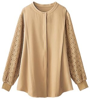 BELLUNA（ベルーナ）の「袖レースデザイン上品ブラウス（ブラウス）」｜ベージュ