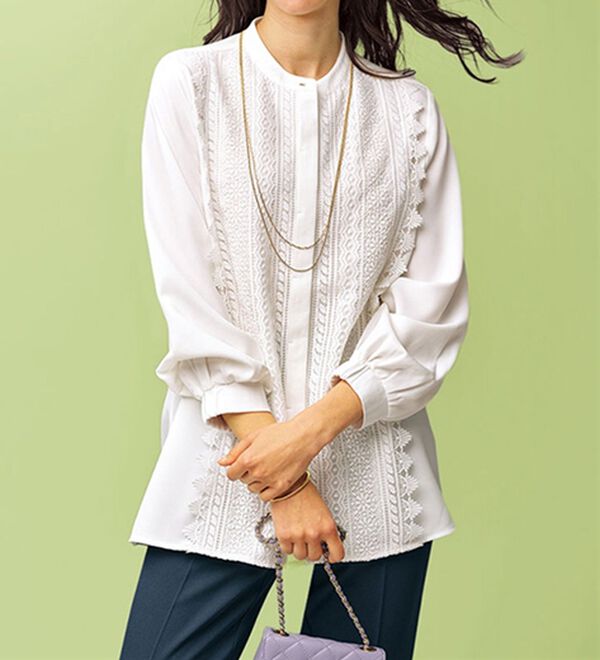 BELLUNA（ベルーナ）の「ケミカルレース上品シャツチュニック（チュニック）」｜オフ白