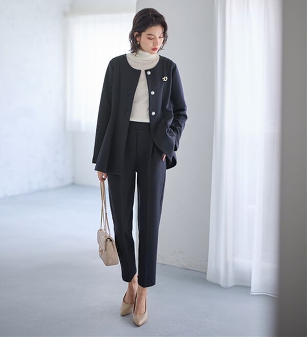 GeeRA（ジーラ）の「【２点セット】ペプラムジャケットテーパードパンツセットアップスーツ（パンツスーツ）」｜詳細画像