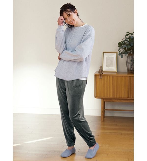 LAVIENNE（ラヴィエンヌ）の「まるで毛布！吸湿発熱ジョガーパンツ（その他パンツ）」｜詳細画像