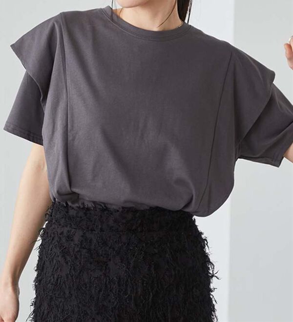 RANAN（ラナン）の「【ひんやり】華奢見えラッフルショルダーTシャツ（カットソー）」｜詳細画像