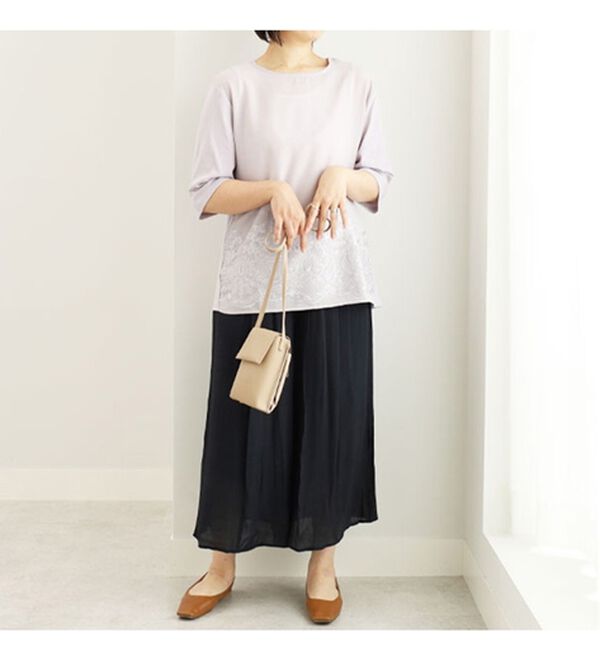 BELLUNA（ベルーナ）の「異素材切替裾刺しゅうチュニック（チュニック）」｜詳細画像