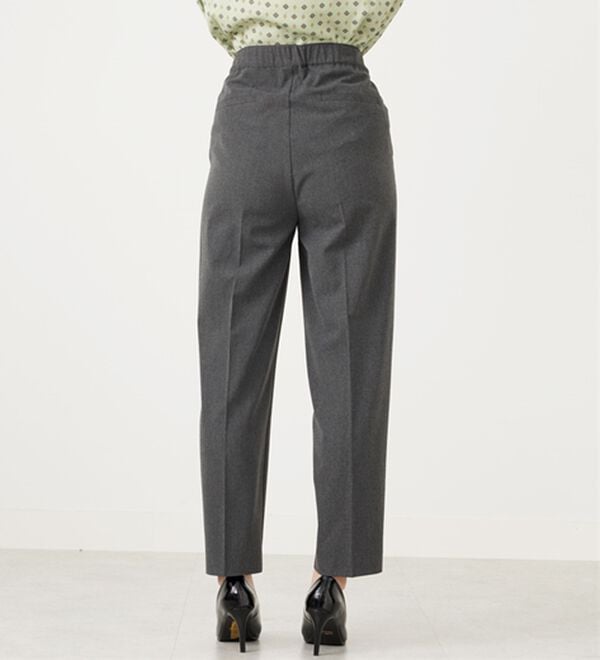 BELLUNA（ベルーナ）の「こっそりおなかがラクラク！ボタン使いウエスト調整テーパードパンツ（テーパードパンツ）」｜詳細画像