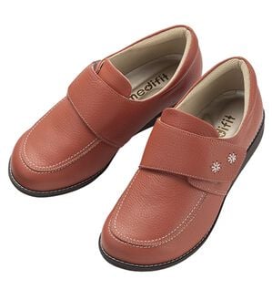 ルフラン（ルフラン）の「メディフィット５Ｅベルトデザインシューズ（フラットシューズ）」｜レッド