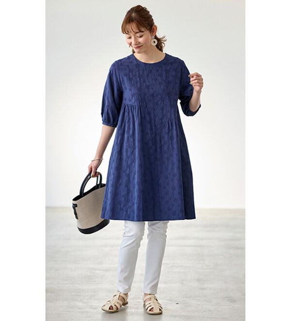 BELLUNA（ベルーナ）の「ナチュラルにお出かけ♪ドット柄チュニックワンピース（チュニックワンピース）」｜詳細画像