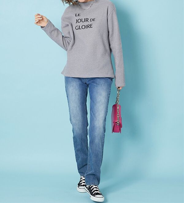 BELLUNA（ベルーナ）の「ふんわり裏起毛ニットソーロゴプルオーバー（カットソー）」｜詳細画像