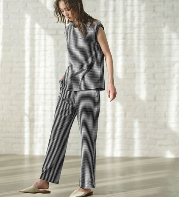 YU'NOW（ユナウ）の「フレンチスリーブＴシャツセットアップ（パジャマ・ルームウェア）」｜詳細画像