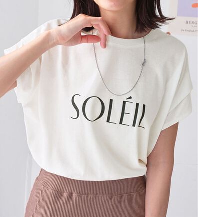 Viola e Viola（ヴィオラ エ ヴィオラ）の「脱普通！すっきり見え大人の上品Ｔシャツ（Tシャツ）」