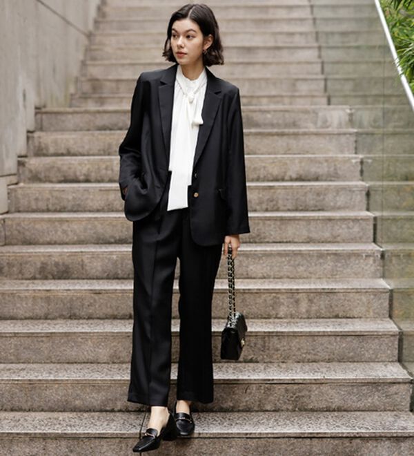 GeeRA（ジーラ）の「【２点セット】２ボタンボックスジャケットセットアップ（パンツスーツ）」｜詳細画像