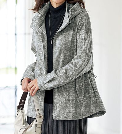 BELLUNA（ベルーナ）の「フクレジャカード素材フードブルゾン（ブルゾン）」