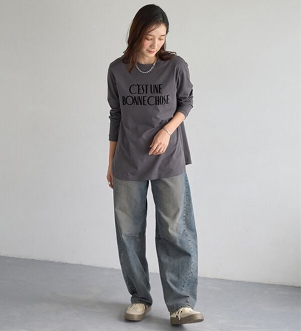 BELLUNA（ベルーナ）の「綿１００％素材フロッキーロゴ長袖Ｔシャツ（Tシャツ）」｜詳細画像