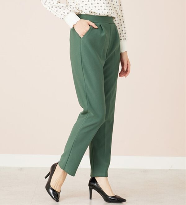 BELLUNA（ベルーナ）の「裏起毛ジョーゼット素材テーパードパンツ（テーパードパンツ）」｜オリーブグリーン