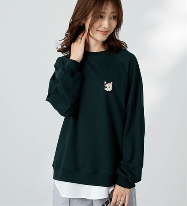 BELLUNA（ベルーナ）の「ワンポイントネコ刺しゅう裏毛プルオーバー（カットソー）」｜詳細画像