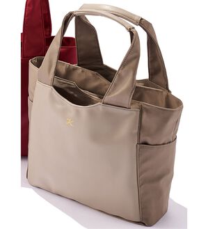 「ユリ・コジマ毎日活躍！２ウェイデザイン多機能軽量トート（トートバッグ）」｜グレージュ