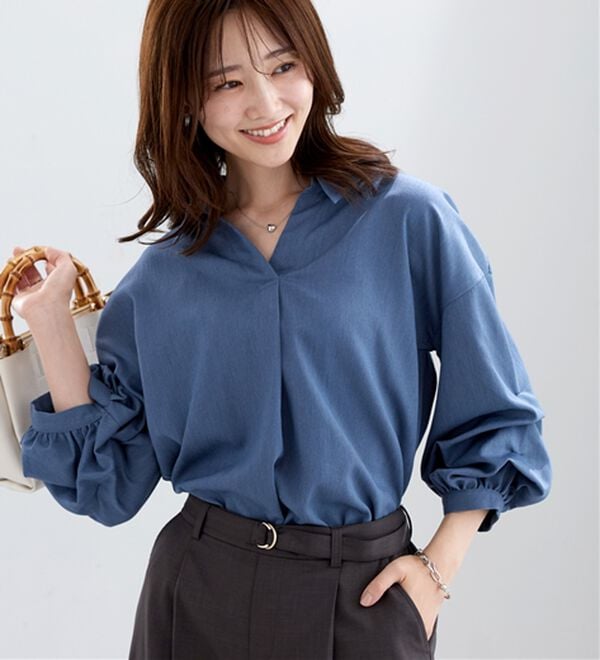 BELLUNA（ベルーナ）の「袖タックデザインスキッパーシャツ（ブラウス）」｜詳細画像