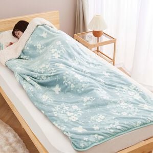 iellio（イエリオ）の「もこもこあったか素材のすっぽり毛布＜洗える・寝袋タイプ・シープ調ボア・マイクロ＞（毛布・ブランケット）」｜フラワーブルー