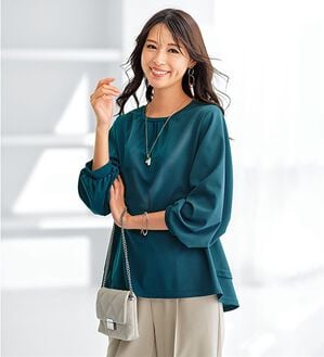 BELLUNA（ベルーナ）の「【再入荷】ボリューム袖美人顔バックフレアーＴブラウス（ブラウス）」｜ターコイズ