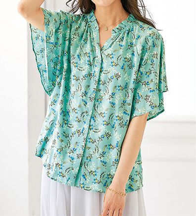 BELLUNA（ベルーナ）の「レーヨン素材袖フレアーブラウス（ブラウス）」