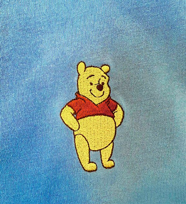 BELLUNA（ベルーナ）の「＜Disney＞【プー】胸元刺しゅうボックスシルエットTシャツ（Tシャツ）」｜詳細画像