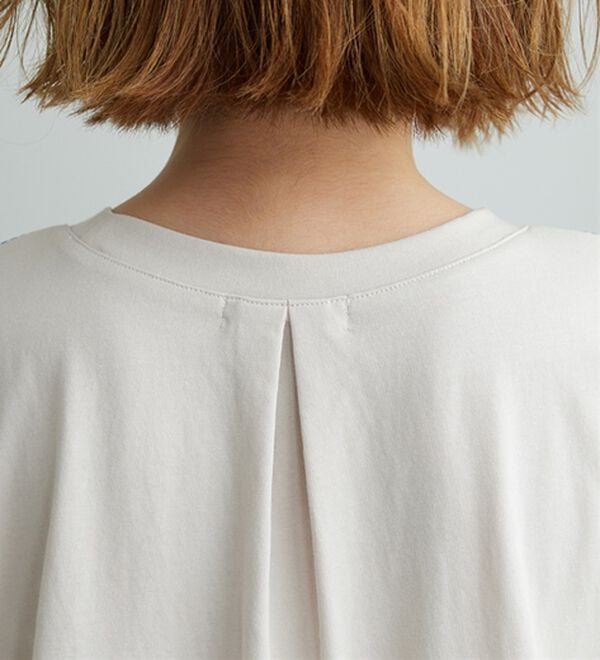 BELLUNA（ベルーナ）の「【ひんやり接触冷感】シャーリング使い異素材切替プルオーバー（カットソー）」｜詳細画像