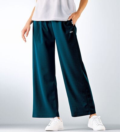 BELLUNA（ベルーナ）の「＜ＦＩＬＡ＞ジョーゼット素材タックワイドパンツ（ワイドパンツ・ガウチョ）」