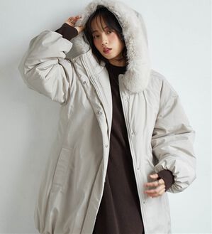 RANAN（ラナン）の「ミドル丈フードファー中わたダウンコート（ハーフコート）」｜ライトベージュ