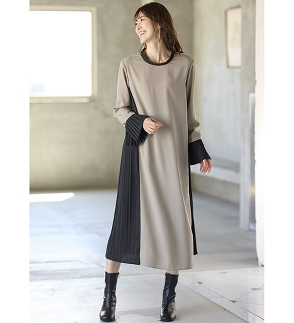 BELLUNA（ベルーナ）の「大人のモノトーンを着こなす配色プリーツワンピース（その他ワンピース）」｜詳細画像