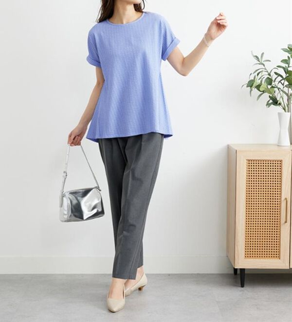 BELLUNA（ベルーナ）の「ニットサッカー素材ペプラムプルオーバー（カットソー）」｜詳細画像