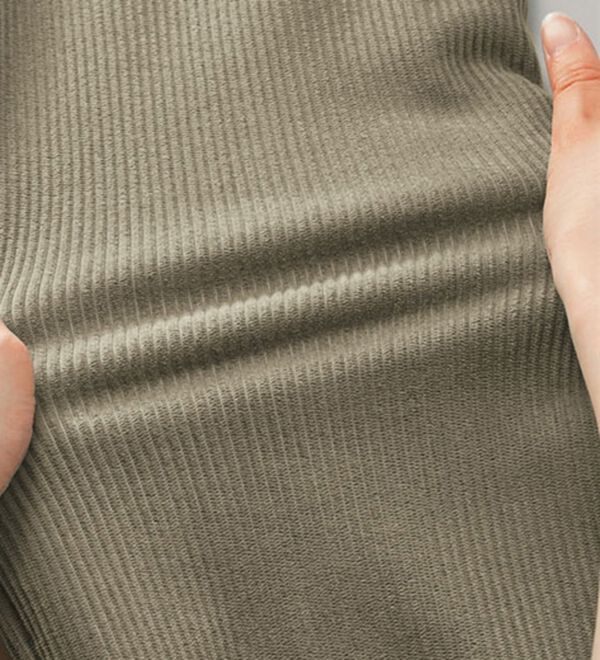 BELLUNA（ベルーナ）の「シュッと体型カバー！縦リブ素材裏ベロアフレアーパンツ（フルレングスパンツ）」｜詳細画像