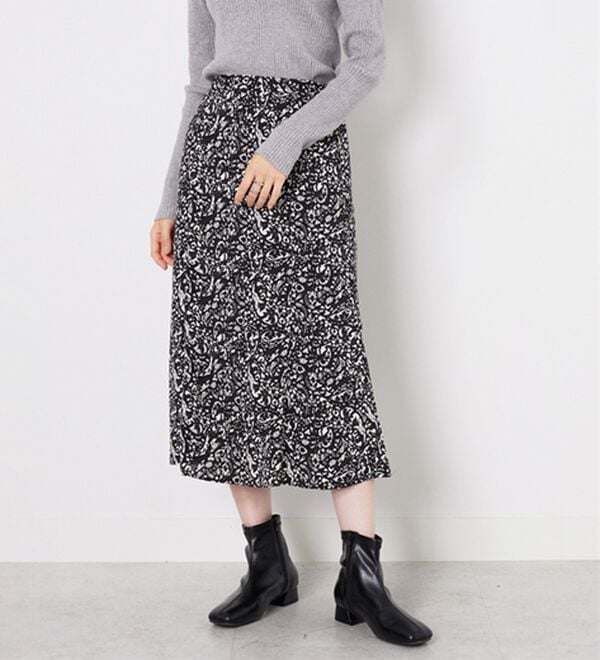 BELLUNA（ベルーナ）の「艶やかプリント切替フレアースカート（ロングスカート）」｜詳細画像