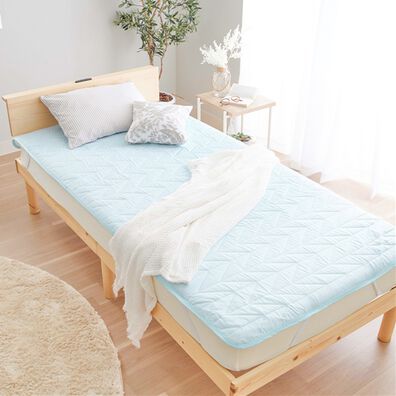 iellio（イエリオ）の「さらさら防水敷パッド＜抗菌防臭・中わた入り・洗える＞（敷パッド）」