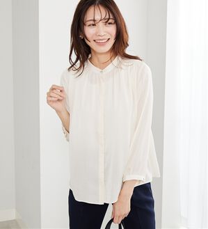 BELLUNA（ベルーナ）の「＜Ｃ／Ｓ＞サテン素材ギャザーデザインブラウス（ブラウス）」｜アイボリー