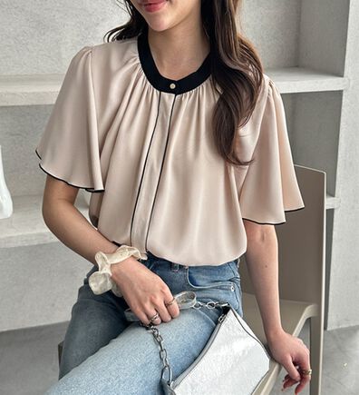 GeeRA（ジーラ）の「前後２ＷＡＹ配色フレアー袖ブラウス（ブラウス）」