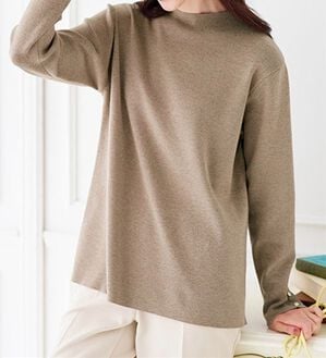 BELLUNA（ベルーナ）の「もちもち袖ボタンニットプルオーバー（ニット・セーター）」｜モカ