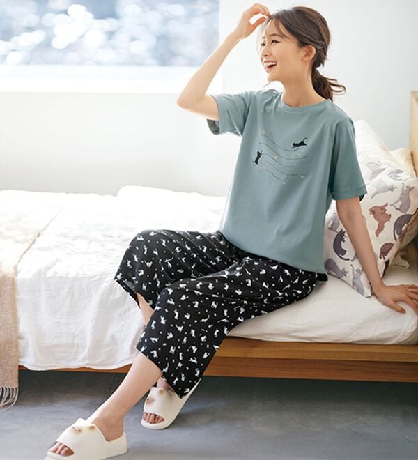 BELLUNA（ベルーナ）の「綿１００％着映えネコ柄プリントＴシャツ（Tシャツ）」｜詳細画像