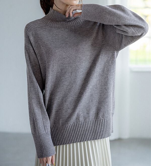 BELLUNA（ベルーナ）の「トレーナーがカジュアルすぎる方に！洗えるリブハイネックニット（ニット・セーター）」｜杢グレー