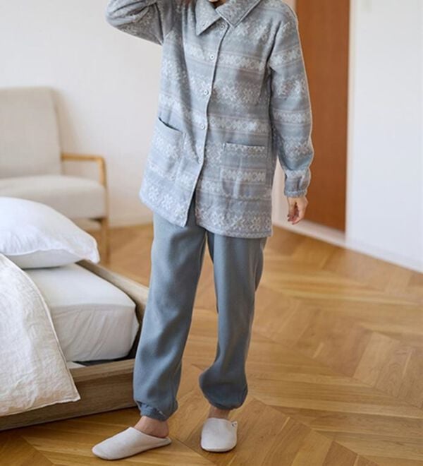 LAVIENNE（ラヴィエンヌ）の「ソフトでかるぽかフリースパジャマ（パジャマ・ルームウェア）」｜詳細画像