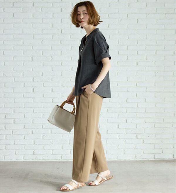 BELLUNA（ベルーナ）の「麻調合繊パール付タックデザインブラウス（ブラウス）」｜詳細画像