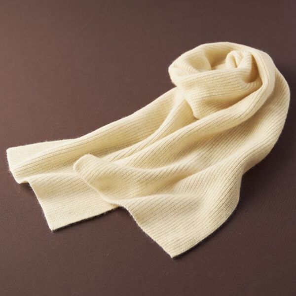 BELLUNA（ベルーナ）の「ホワイトヤク混マフラー（ストール・スカーフ・マフラー）」｜アイボリー