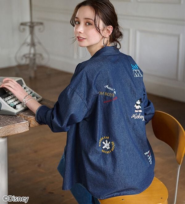 BELLUNA（ベルーナ）の「＜Ｄｉｓｎｅｙ＞【ミッキー】飛ばし刺しゅうデニムシャツジャケット（シャツ）」｜詳細画像