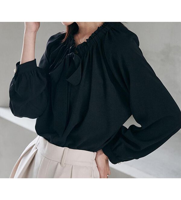 RANAN（ラナン）の「フリル衿ボウタイギャザーブラウス（ブラウス）」｜詳細画像